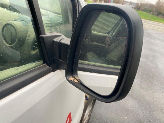 Citroen Berlingo 1.6 HDi 90 Samochód złomowany (2016, Bialy)