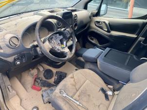 Citroen Berlingo 1.6 HDi 90 Samochód złomowany (2016, Bialy)