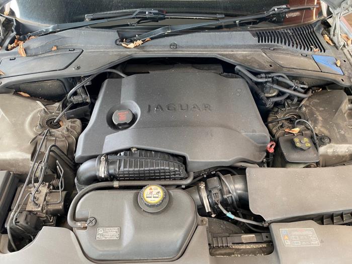 Jaguar XJ 2.7d V6 24V Vehículo de desguace (2005, Metálico, Plateado)