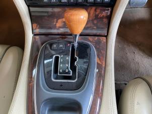 Jaguar XJ 2.7d V6 24V Vehículo de desguace (2005, Metálico, Plateado)