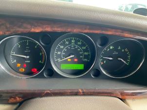 Jaguar XJ 2.7d V6 24V Vehículo de desguace (2005, Metálico, Plateado)
