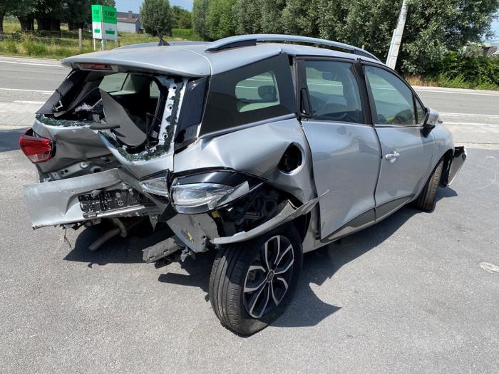 Renault Clio IV Estate/Grandtour 0.9 Energy TCE 90 12V Vehículo de desguace (2020, Metálico, Plateado)