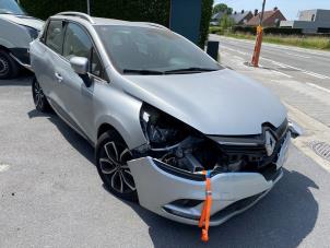 Renault Clio IV Estate/Grandtour 0.9 Energy TCE 90 12V Vehículo de desguace (2020, Metálico, Plateado)