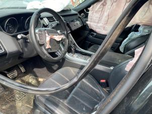 Landrover Range Rover Sport 3.0 SDV6 Vehículo de desguace (2016, Metálico, Negro)