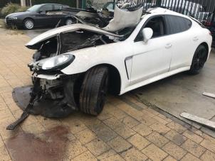 Porsche Panamera 3.6 V6 24V Vehículo de desguace (2010, Blanco)