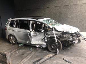 Volkswagen Touran 1.6 TDI SCR BlueMotion Technology Épave (2019, Blanc)