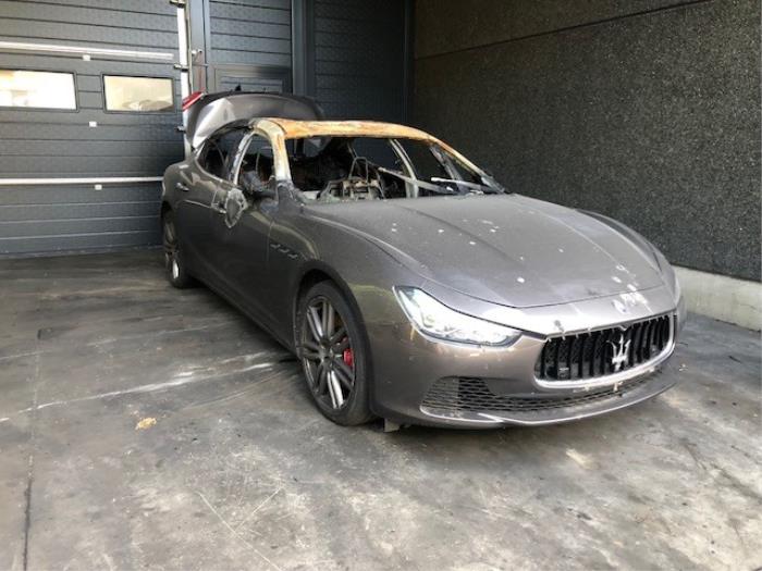 Maserati Ghibli III 3.0 Diesel Samochód złomowany (2017, Szary)