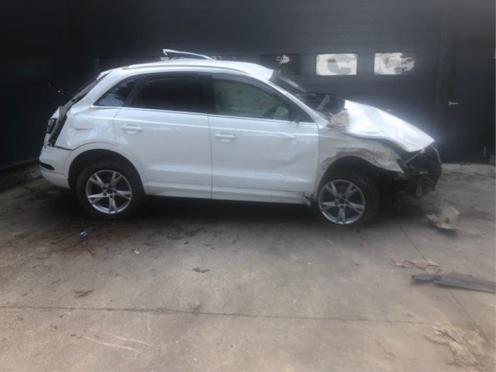 Audi Q3 Samochód złomowany (2015)