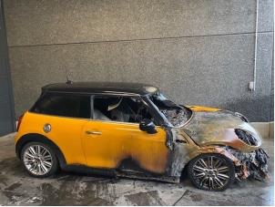 Mini Mini 2.0 16V Cooper SD Épave (2016, Métallisé, Orange)