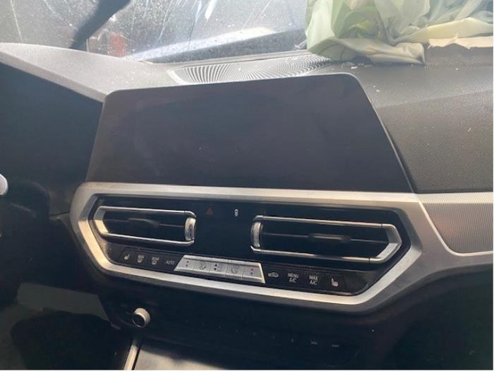BMW 3 serie 330i 2.0 TwinPower Turbo 16V Samochód złomowany (2019, Niebieski)