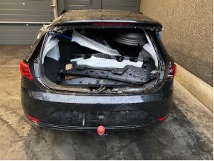 Seat Leon 1.2 TSI Ecomotive 16V Vehículo de desguace (2018, Negro)