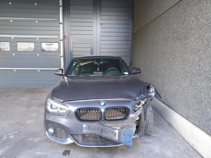 BMW 1 serie 116d 1.5 12V TwinPower Épave (2019, Gris)