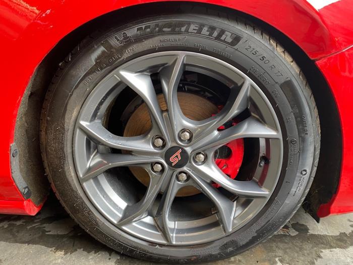 Ford Focus 4 1.5 EcoBlue 120 Épave (2021, Rouge)