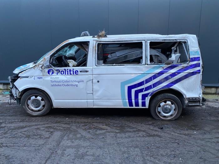Volkswagen Transporter/Caravelle T6 2.0 TDI Samochód złomowany (2020, Bialy)
