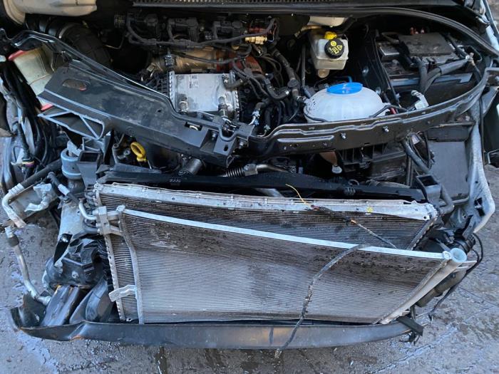 Volkswagen Transporter/Caravelle T6 2.0 TDI Samochód złomowany (2020, Bialy)