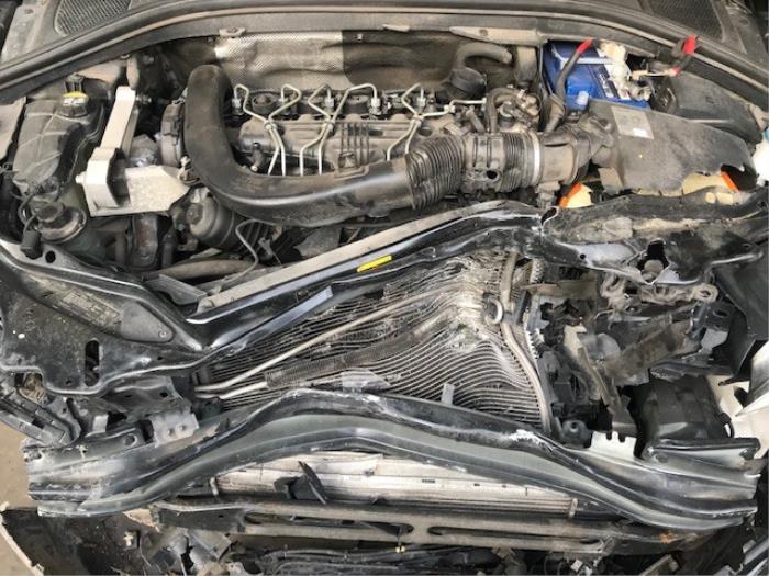 Volvo XC60 I 2.4 D3 20V Épave (2010, Métallisé, Noir)