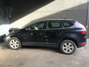 Volvo XC60 I 2.4 D3 20V Épave (2010, Métallisé, Noir)
