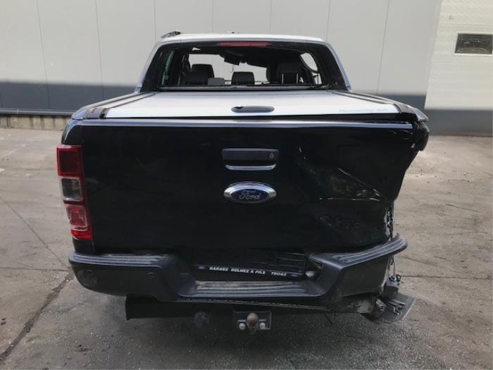 Ford Ranger 3.2 TDCi 20V 4x4 Épave (2017, Métallisé, Noir)