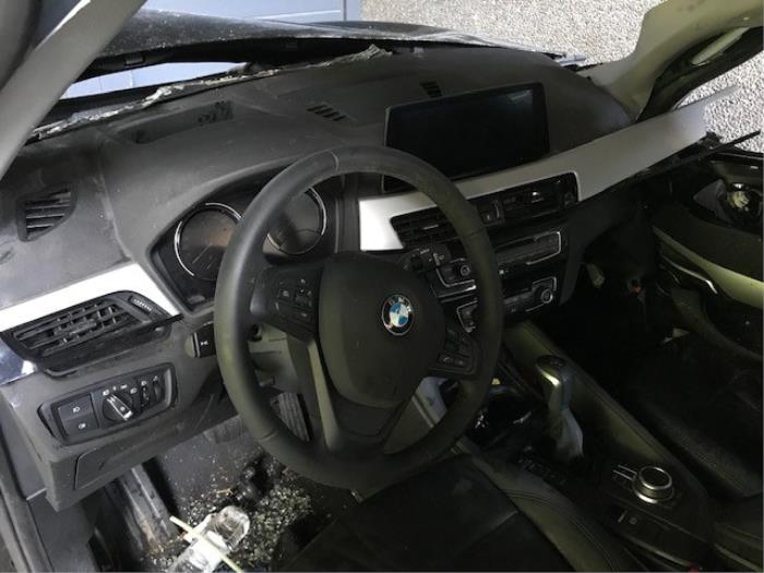 BMW X1 xDrive 25e 1.5 12V TwinPower Turbo Épave (2020, Métallisé, Noir)