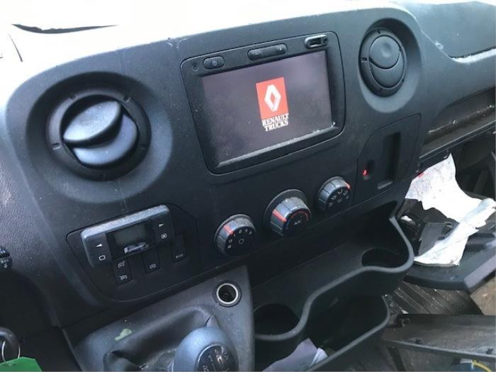 Renault Master IV 2.3 dCi 16V 145 Samochód złomowany (2019, Bialy)