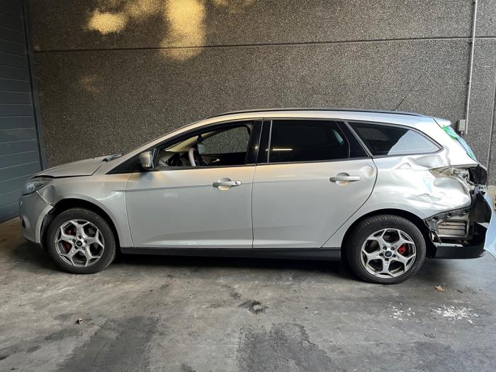 Ford Focus 3 Wagon 1.6 TDCi 115 Salvage vehicle (2013, Silver)