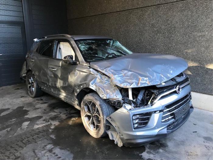 Ssang Yong Korando 1.5 e-XGDi 16V 2WD Schrottauto (2020, Grau)