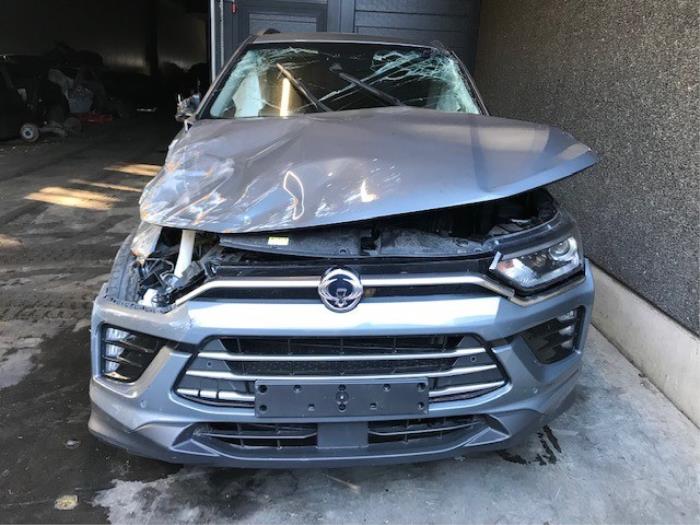 Ssang Yong Korando 1.5 e-XGDi 16V 2WD Schrottauto (2020, Grau)