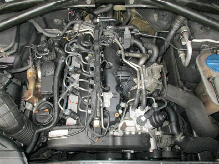 Audi Q5 Salvage vehicle (2010, Dark, Gray)
