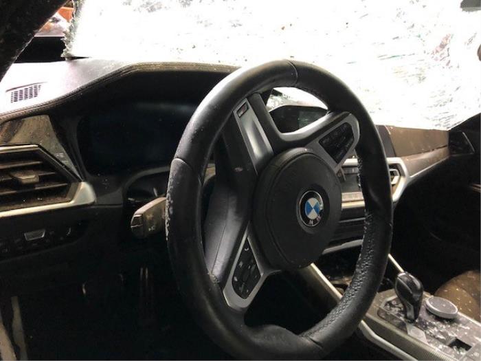 BMW 3 serie Touring 320d xDrive 2.0 TwinPower Turbo 16V Hybrid Samochód złomowany (2021)