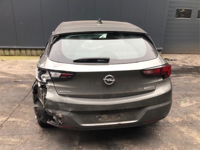 Opel Astra Vehículo de desguace (2017)