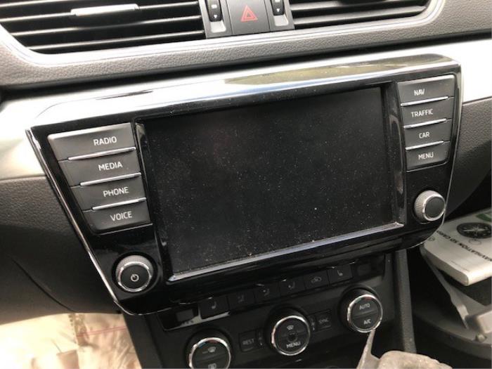 Skoda Superb Combi 1.6 TDI Épave (2017)