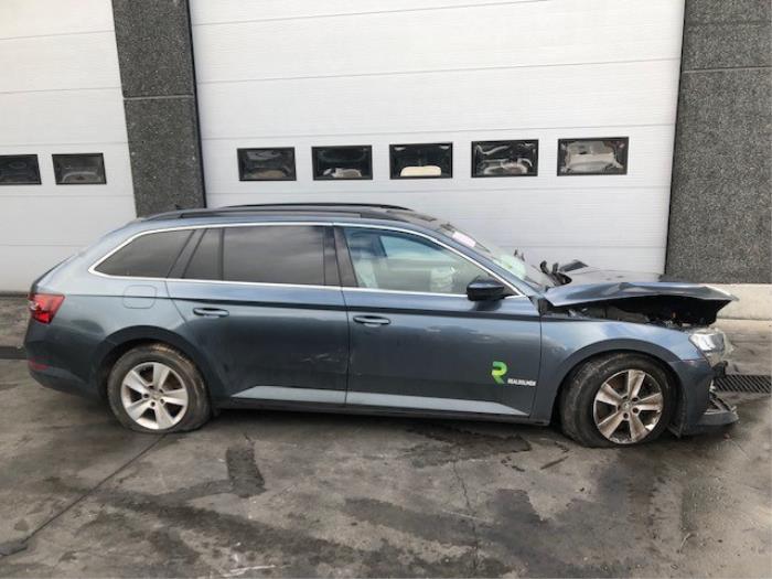 Skoda Superb Combi 1.6 TDI Épave (2017)