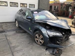 Skoda Superb Combi 1.6 TDI Épave (2017)