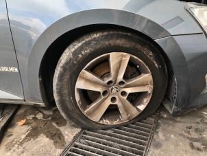 Skoda Superb Combi 1.6 TDI Épave (2017)