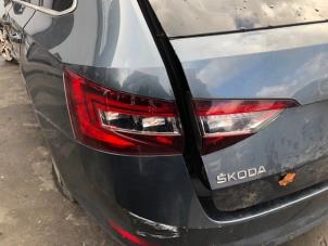 Skoda Superb Combi 1.6 TDI Épave (2017)