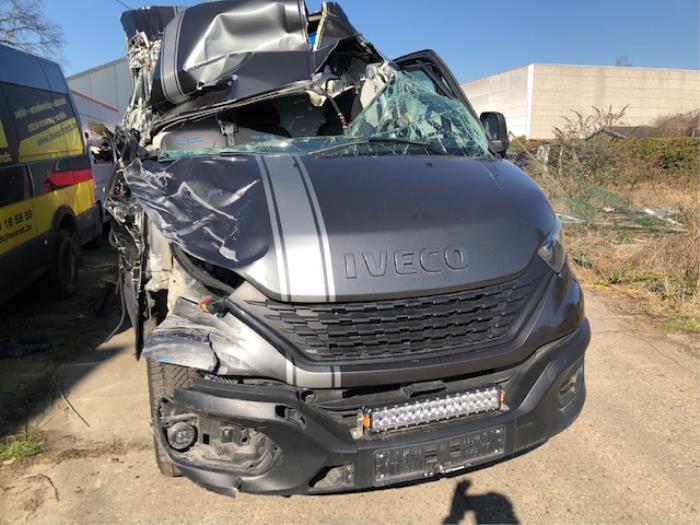 Iveco Daily Vehículo de desguace (2021, Metálico, Gris)