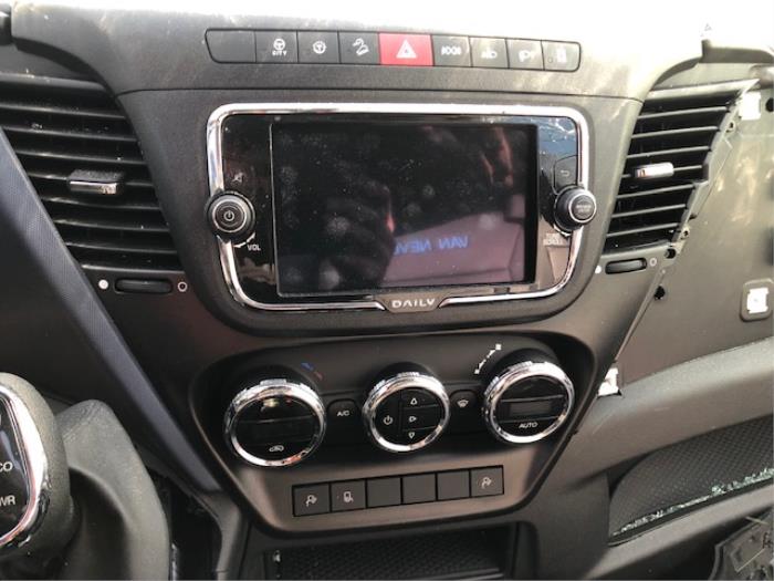 Iveco Daily Vehículo de desguace (2021, Metálico, Gris)