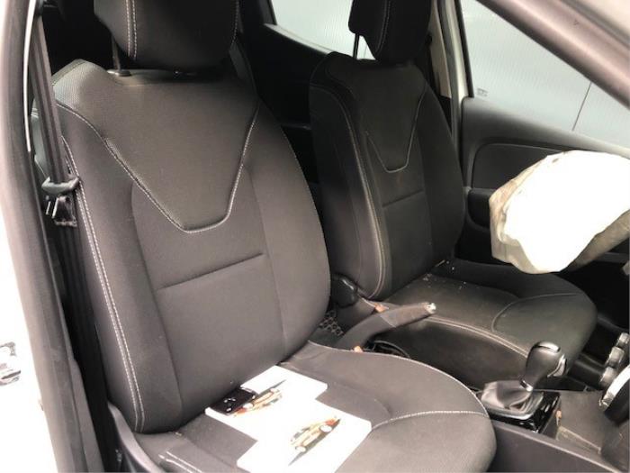 Renault Clio IV 1.2 TCE 16V GT EDC Épave (2015, Blanc)