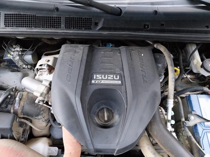 Isuzu D-Max 2.5 D Twin Turbo 4x4 Salvage vehicle (2016, Green)