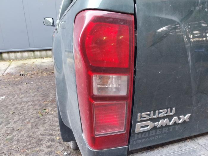 Isuzu D-Max 2.5 D Twin Turbo 4x4 Schrottauto (2016, Grün)
