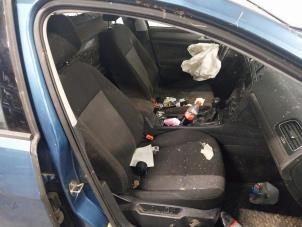 Volkswagen Golf VII 1.6 TDI 16V Épave (2014, Bleu)