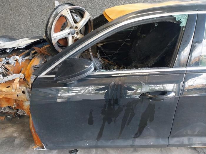 Audi A6 3.0 V6 24V 50 TDI Mild hybrid Quattro Épave (2019, Noir)