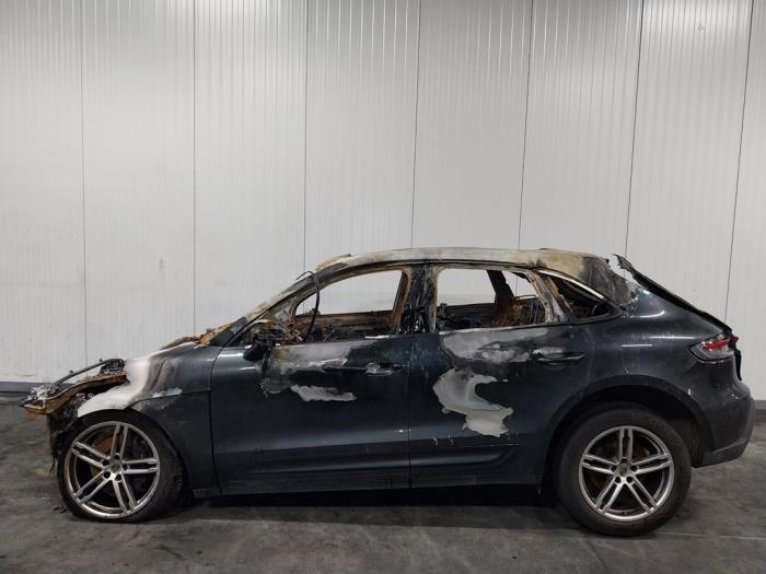 Porsche Macan 2.0 16V Turbo Salvage vehicle (2022, Gray)