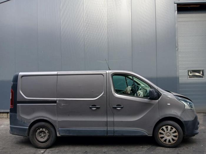 Renault Trafic 1.6 dCi 145 Twin Turbo Vehículo de desguace (2019, Gris)