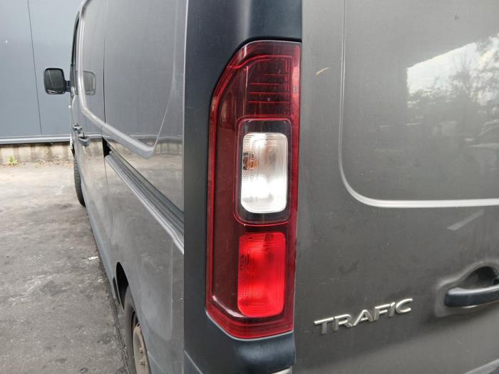 Renault Trafic 1.6 dCi 145 Twin Turbo Vehículo de desguace (2019, Gris)