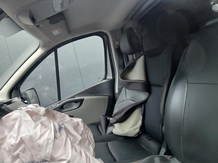 Renault Trafic 1.6 dCi 145 Twin Turbo Vehículo de desguace (2019, Gris)