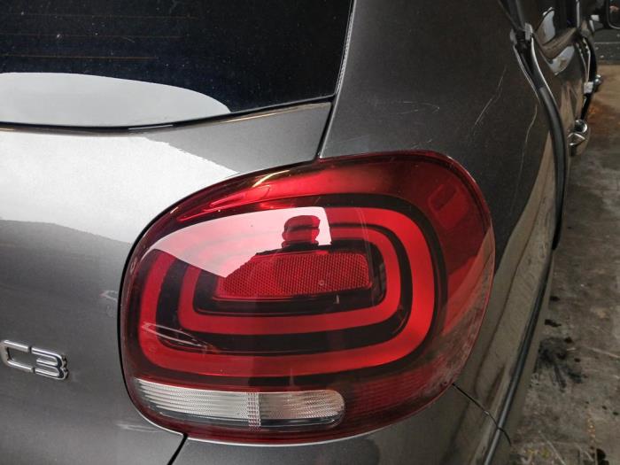 Citroen C3 1.2 Vti 12V PureTech Épave (2024, Gris)