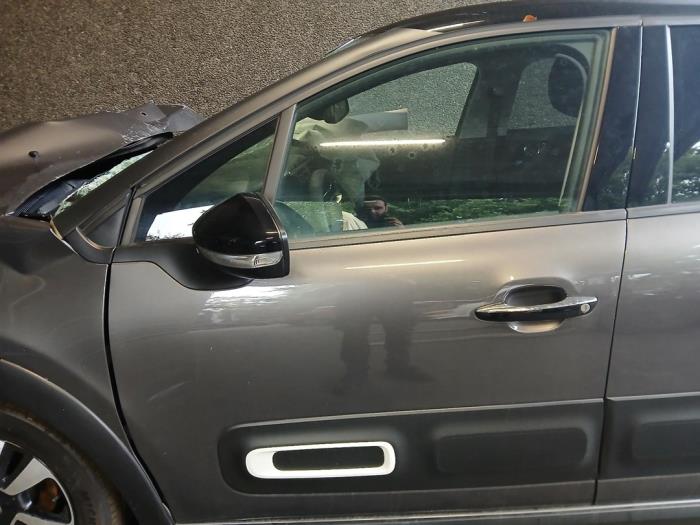 Citroen C3 1.2 Vti 12V PureTech Épave (2024, Gris)
