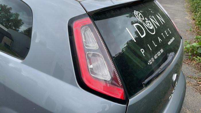 Fiat Punto Evo 1.4 Skrotfordon (2012, LICHT BLAUW)