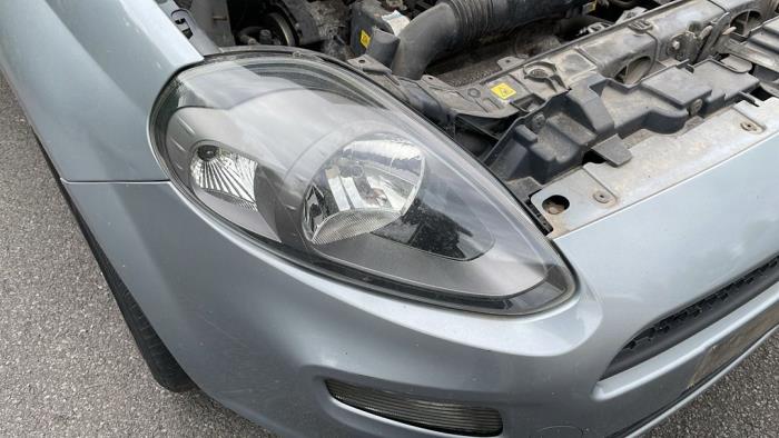 Fiat Punto Evo 1.4 Skrotfordon (2012, LICHT BLAUW)